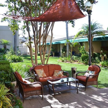 Hotel Pacific Garden Gardena Extérieur photo